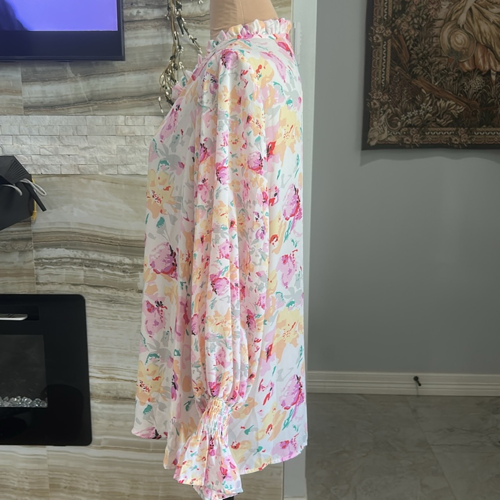 Floral Ruffle Blouse - Multicolor‎ Size L - Picture 4 of 10